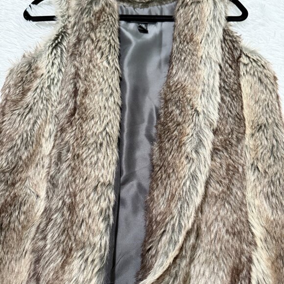 Women INC International Concepts Ombre Faux Fur Vest in Smoky Taupe Size S/M - Picture 4 of 6